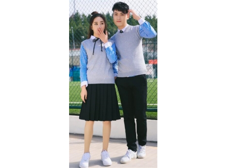 校(xiào)服